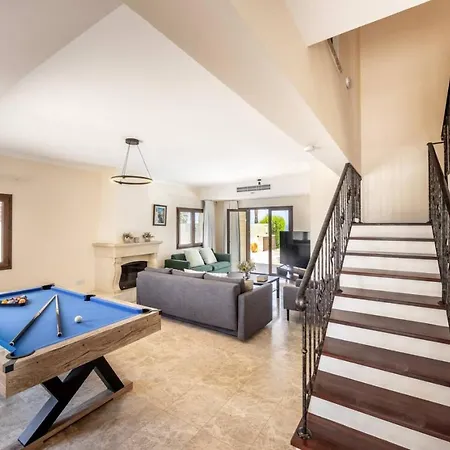 Villa Sunnyvillas: 4br Seafront Villa*private Pool*bw44 Protaras